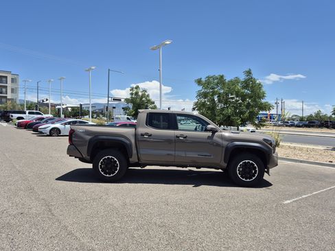 Certified 2026 Toyota Tacoma TRD Off-Road w/ TRD Off Road Premium Package AWD/4WD image 6