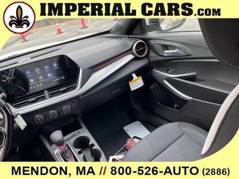 New 2026 Chevrolet Trax RS w/ Sunroof Package image 21