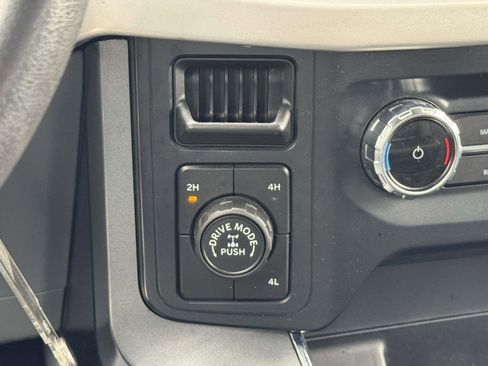 Used 2022 Ford F150 XLT image 11