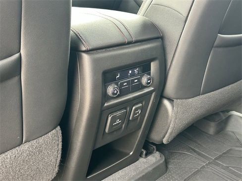 Used 2022 Chevrolet Traverse RS w/ LPO, Floor Liner Package image 30