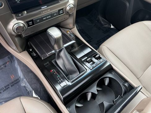 Used 2020 Lexus GX 460 Premium image 13