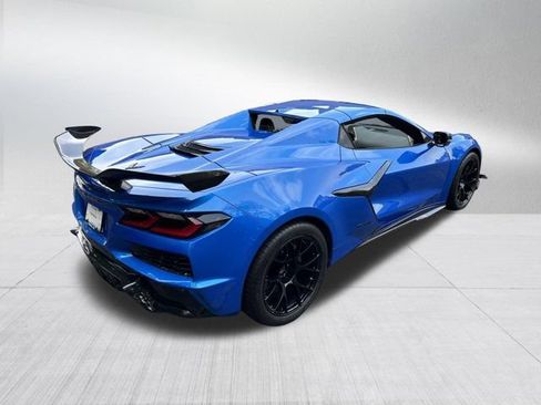 Used 2024 Chevrolet Corvette Z06 w/ Z07 Performance Package RWD image 19