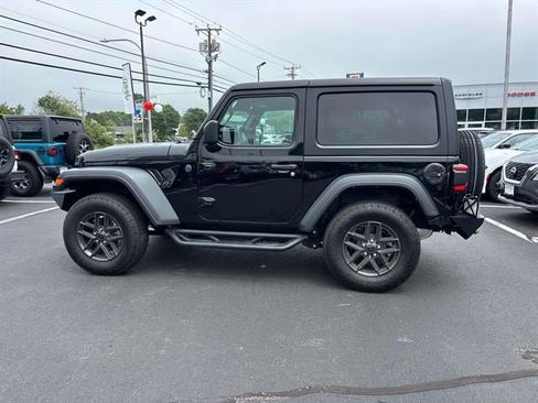 Used 2024 Jeep Wrangler Sport AWD/4WD image 6