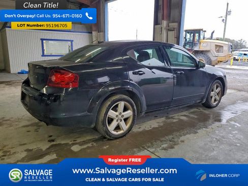 Used 2013 Dodge Avenger SE image 4