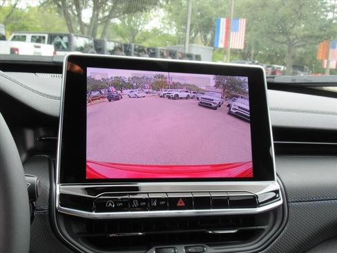 New 2026 Jeep Compass Latitude image 22