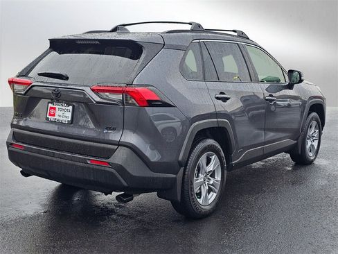 Used 2025 Toyota RAV4 XLE image 5