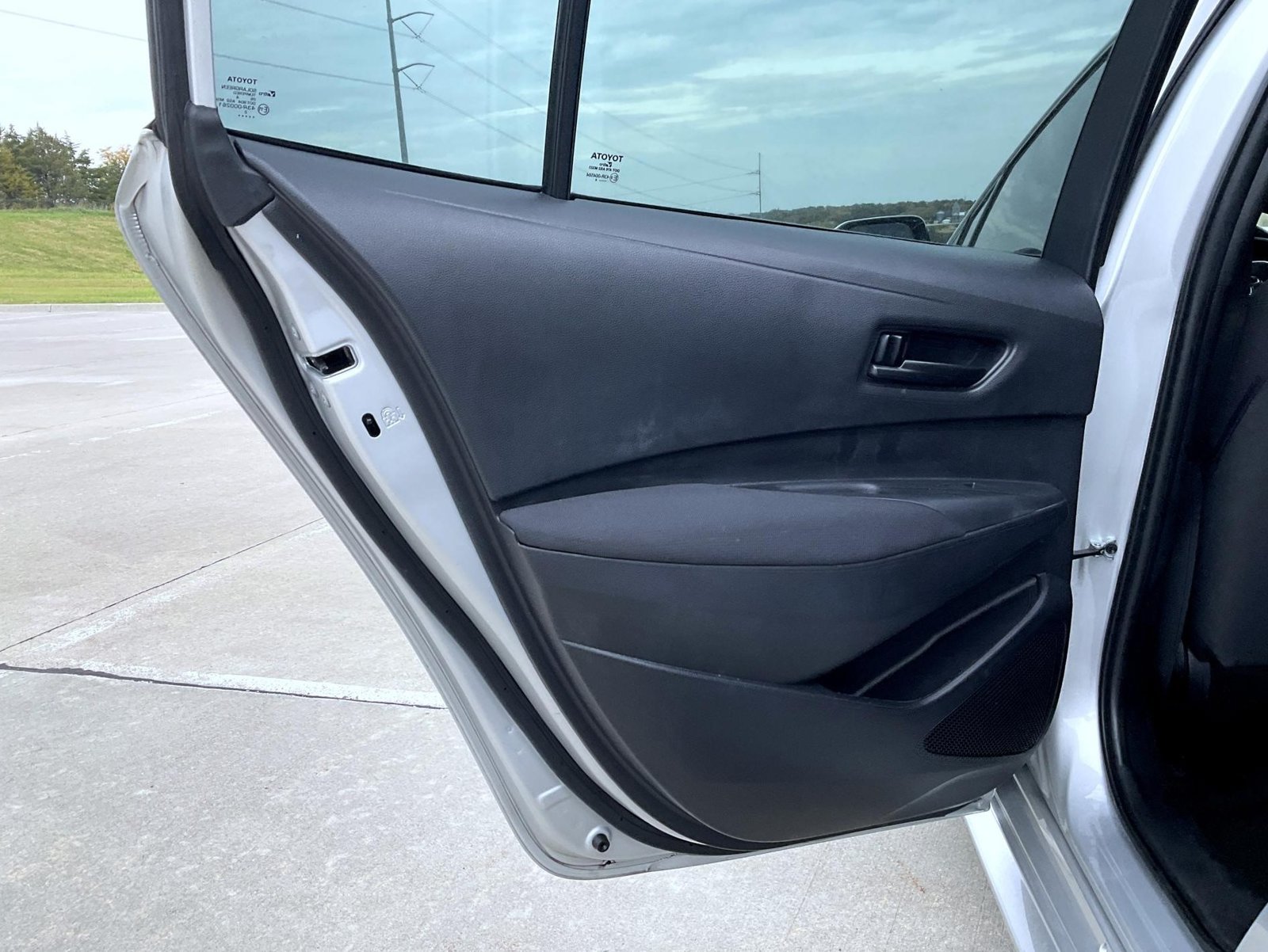 Used 2024 Toyota Corolla LE FWD image 23
