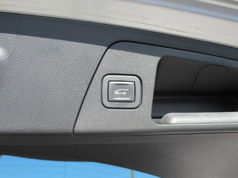 Used 2017 Buick Envision Premium w/ Driver Confidence Package image 32