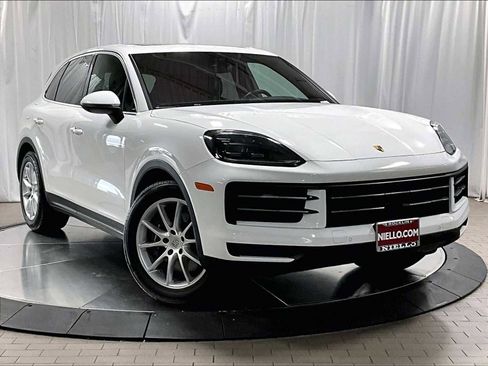 Used 2024 Porsche Cayenne image 12