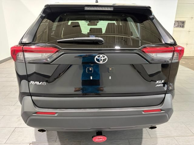 Used 2020 Toyota RAV4 XLE w/ Convenience Package AWD/4WD image 4