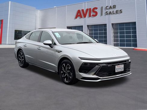 Used 2025 Hyundai Sonata SEL FWD image 3