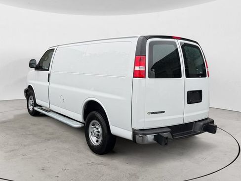Used 2024 Chevrolet Express 2500 w/ Driver Convenience Package RWD image 3