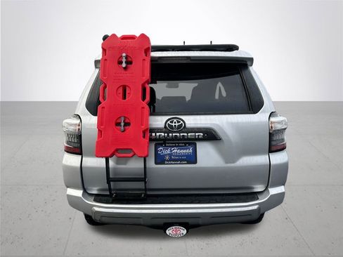 Used 2019 Toyota 4Runner TRD Off-Road image 8