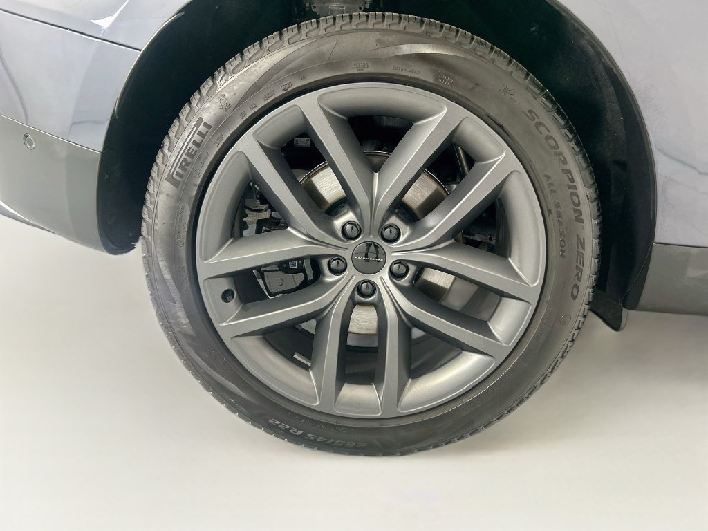 Certified 2026 Land Rover Range Rover Sport SE AWD/4WD image 32