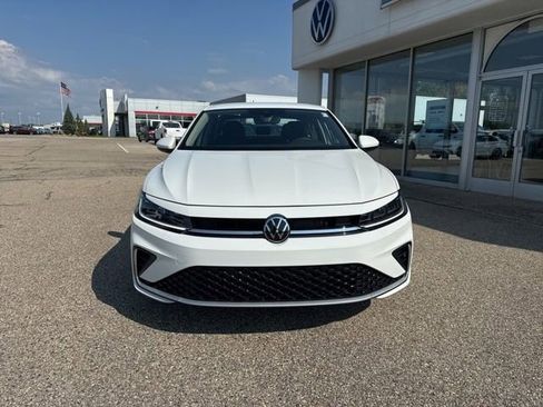 Used 2025 Volkswagen Jetta S image 3