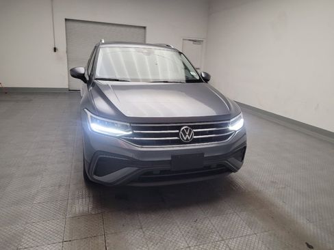 Used 2023 Volkswagen Tiguan SE w/ Panoramic Sunroof Package FWD image 14
