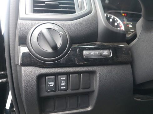 Certified 2024 Nissan Titan SV w/ SV Convenience Package image 20