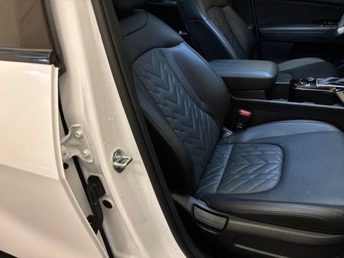 Certified 2025 Kia Sportage X-Line w/ Premium Package AWD/4WD image 22