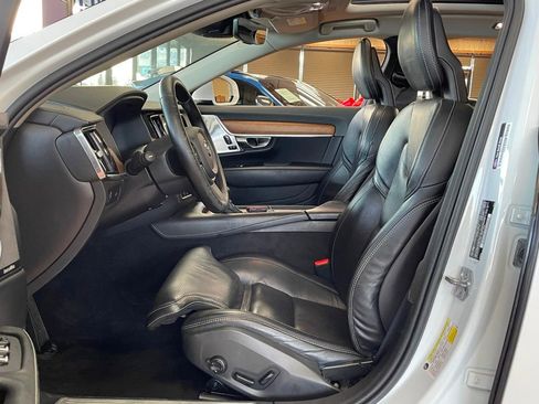 Used 2018 Volvo S90 T6 Inscription w/ Convenience Package image 11