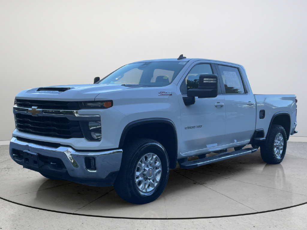 Certified 2024 Chevrolet Silverado 2500 LT AWD/4WD image 4