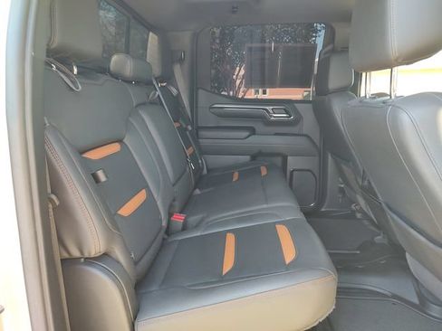 Used 2022 GMC Sierra 1500 AT4 w/ AT4 Preferred Package AWD/4WD image 29