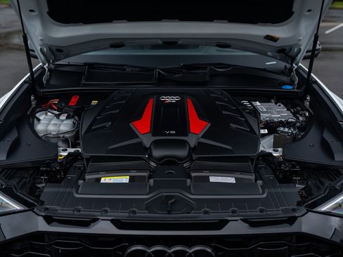 Used 2022 Audi RS Q8 image 24