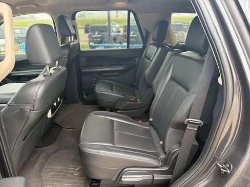 Used 2022 Ford Expedition XLT AWD/4WD image 3