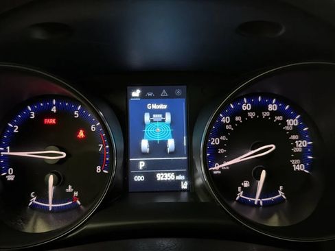 Used 2021 Toyota C-HR LE FWD image 11