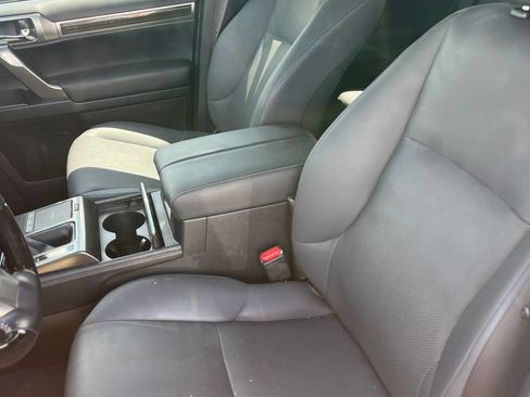 Used 2022 Lexus GX 460 Premium w/ Premium Package AWD/4WD image 4