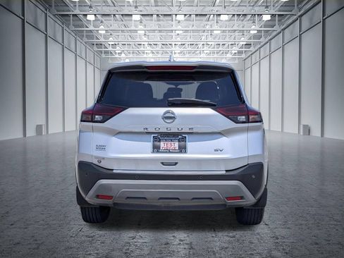 Used 2021 Nissan Rogue SV FWD image 11