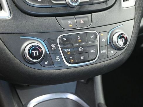 Used 2024 Chevrolet Malibu LT FWD image 24