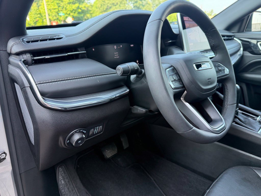Used 2023 Jeep Compass High Altitude AWD/4WD image 19