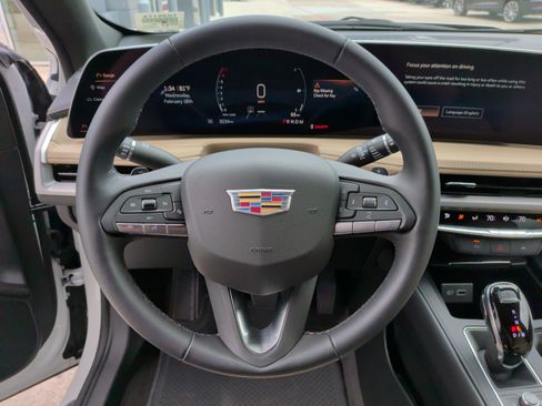 Used 2025 Cadillac XT4 Premium Luxury image 18