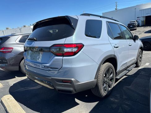 Used 2026 Honda Pilot Black Edition image 12