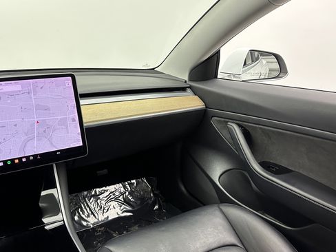 Used 2020 Tesla Model 3 Standard Range Plus image 27
