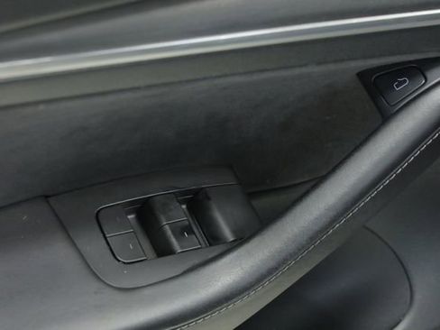 Used 2021 Tesla Model 3 Standard Range Plus image 29