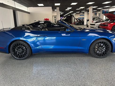 Used 2018 Ford Mustang GT Premium RWD image 40