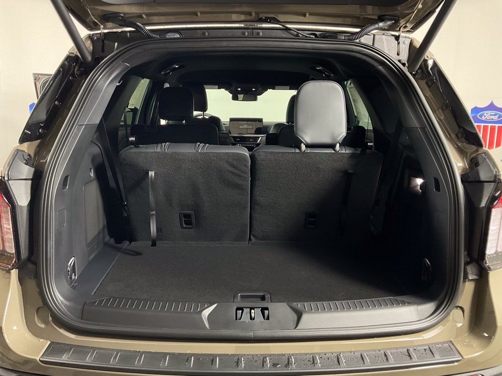 New 2027 Ford Explorer ST-Line w/ Premium Package RWD image 11