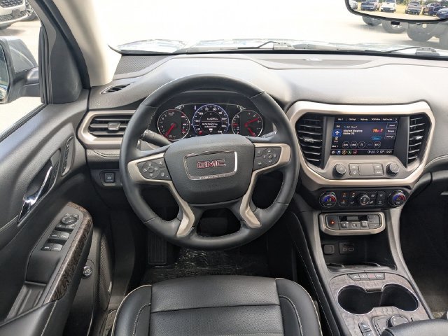 Used 2023 GMC Acadia Denali w/ Denali Technology Package FWD image 30
