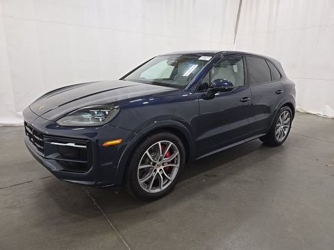 Used 2025 Porsche Cayenne GTS AWD/4WD image 1