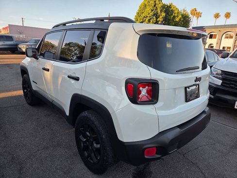 Used 2017 Jeep Renegade Latitude w/ Popular Equipment Group AWD/4WD image 7