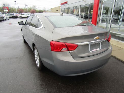 Used 2018 Chevrolet Impala LT image 7