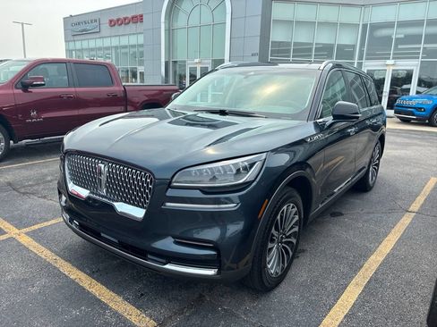 Used 2023 Lincoln Aviator Reserve w/ Elements Package Plus AWD/4WD image 3