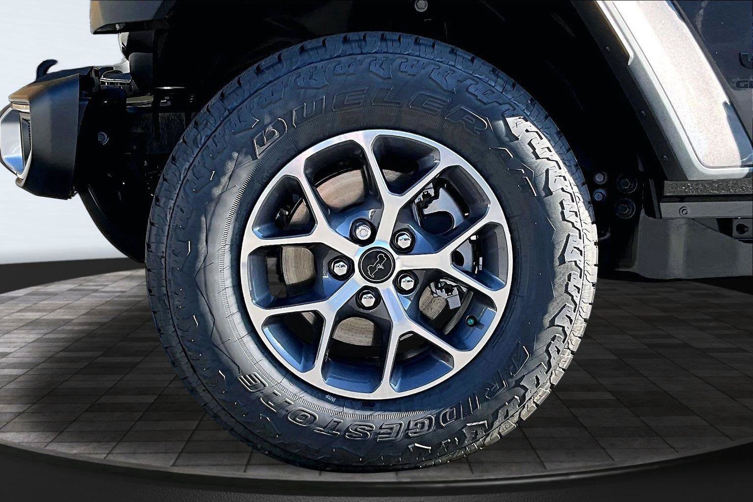 New 2027 Jeep Gladiator Sport AWD/4WD image 12