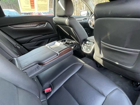 Used 2018 Cadillac XTS Luxury image 26