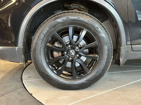 Used 2017 Nissan Rogue SV w/ Midnight Edition Package AWD/4WD image 24
