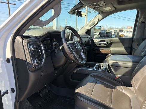 Used 2023 GMC Sierra 3500 Denali w/ Denali Ultimate Package AWD/4WD image 24