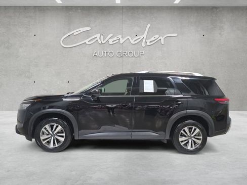 Used 2025 Nissan Pathfinder SL image 13