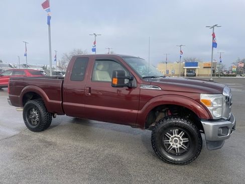 Used 2016 Ford F250 Lariat w/ Lariat Interior Package image 2