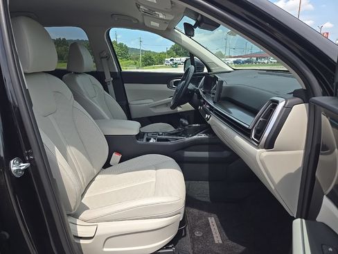 Used 2025 Kia Sorento S FWD image 22